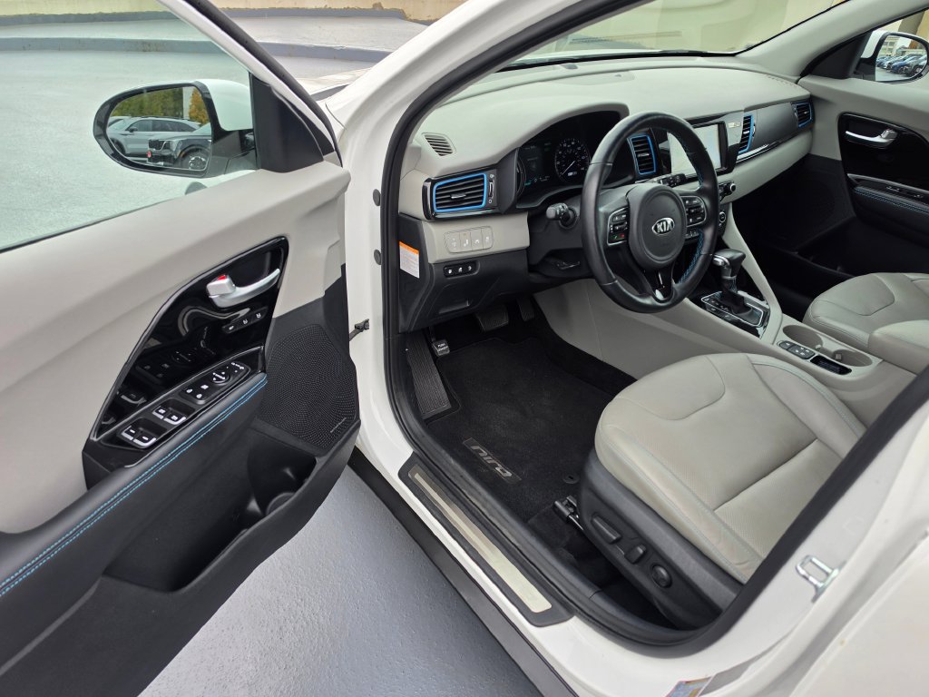 Used 2019 Kia Niro EX Premium FWD image 18