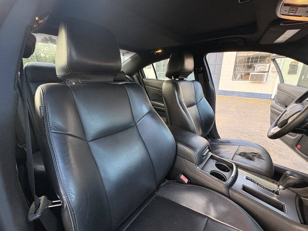 Used 2012 Dodge Charger R/T RWD image 25
