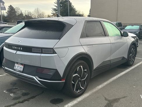 Used 2024 Hyundai Ioniq 5 SEL image 3