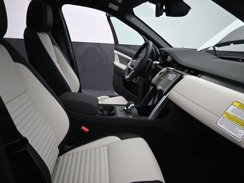 New 2026 Land Rover Discovery Sport Landmark AWD/4WD image 5