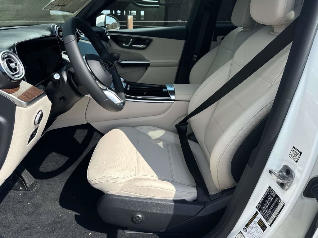 Used 2026 Mercedes-Benz GLC 300 image 9