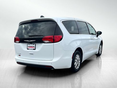 New 2026 Chrysler Voyager LX image 7