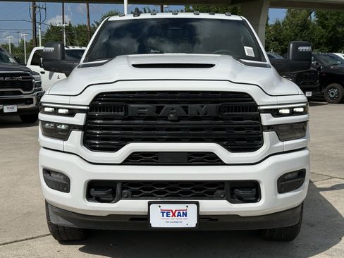 New 2026 RAM 2500 Limited AWD/4WD image 7