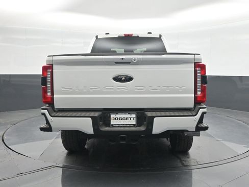 New 2026 Ford F250 Lariat w/ Black Appearance Package image 17