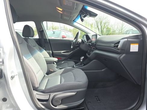 Used 2020 Hyundai Ioniq SE image 22