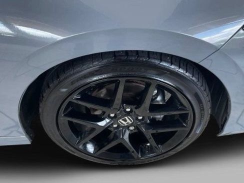 Used 2025 Honda Civic Sport image 13