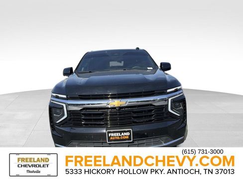 Used 2025 Chevrolet Suburban LS image 9