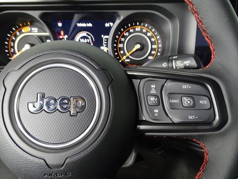 New 2024 Jeep Wrangler Unlimited Rubicon w/ Convenience Group image 25