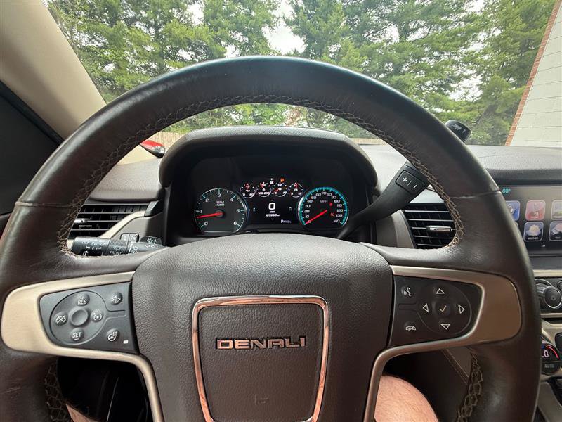 Used 2017 GMC Yukon XL Denali AWD/4WD image 21