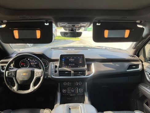 Used 2021 Chevrolet Suburban Premier w/ Premium Package RWD image 24
