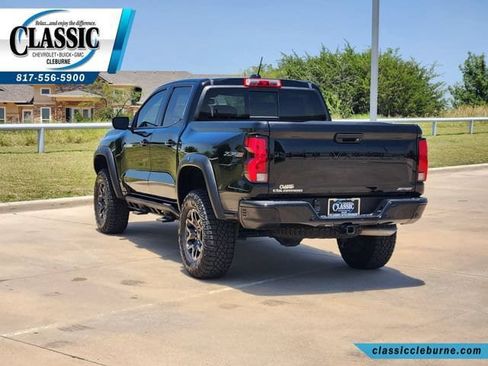 Used 2025 Chevrolet Colorado ZR2 w/ Technology Package AWD/4WD image 8
