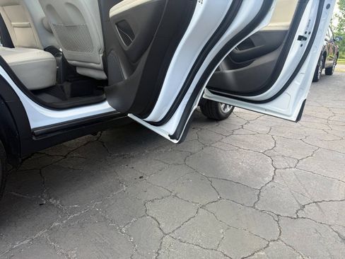 Used 2018 Buick Encore Essence AWD/4WD image 9