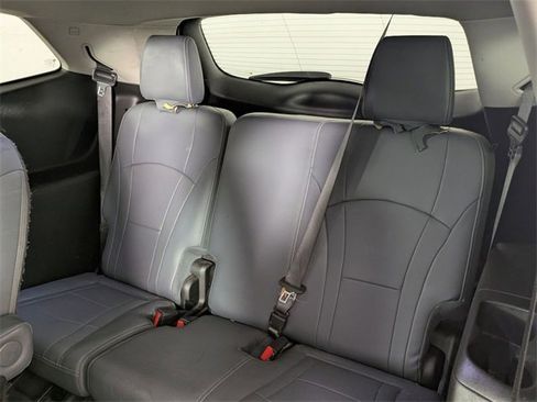 Used 2018 Buick Enclave Essence image 27