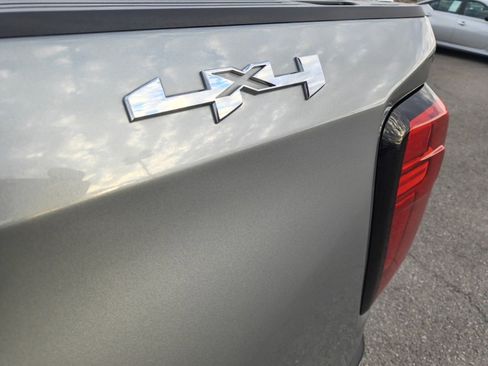 Used 2025 GMC Sierra 1500 SLT image 10