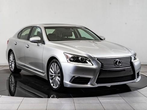Used 2014 Lexus LS 460 AWD w/ Comfort Package image 12