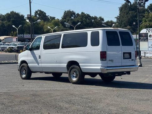 Used 2010 Ford E-350 and Econoline 350 XLT RWD image 4
