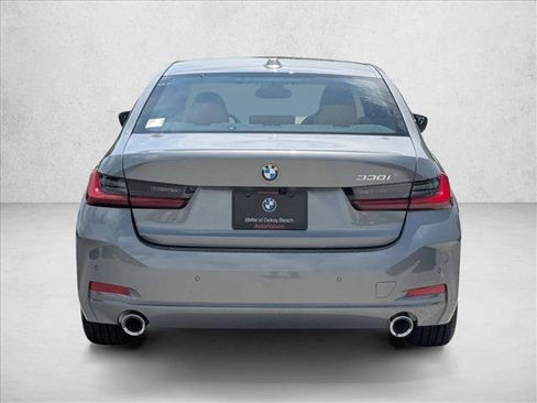 Used 2026 BMW 330i Sedan w/ Convenience Package RWD image 7