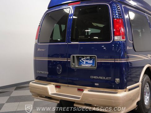 Used 2001 Chevrolet Express 1500 w/ Preferred Equipment Group 3 image 26