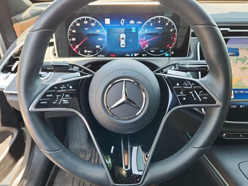 Used 2024 Mercedes-Benz E 350 4MATIC Sedan image 9