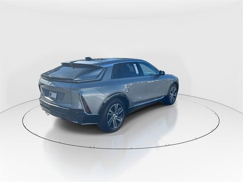 Used 2024 Cadillac Lyriq Luxury image 8