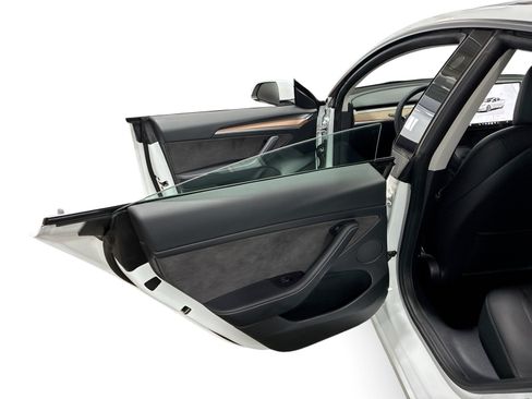 Certified 2023 Tesla Model 3 Standard Range RWD image 10