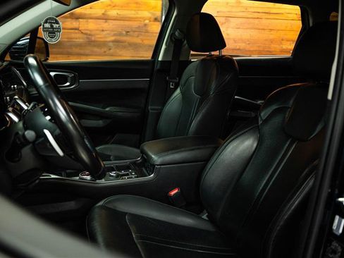 Used 2023 Kia Sorento EX image 10