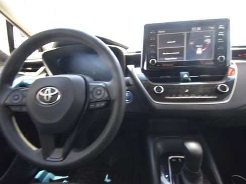 Used 2021 Toyota Corolla LE w/ Carpet Mat Package (TMS) FWD image 7