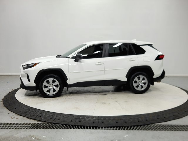 Used 2023 Toyota RAV4 LE AWD/4WD image 5