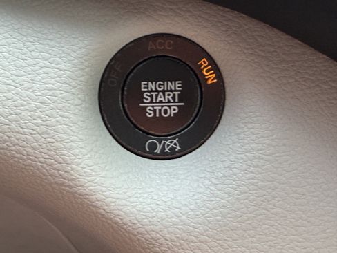 Used 2020 Jeep Cherokee Limited w/ Technology Group image 26