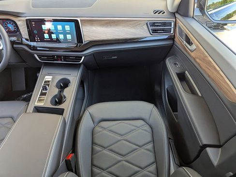 New 2026 Volkswagen Atlas SE image 16