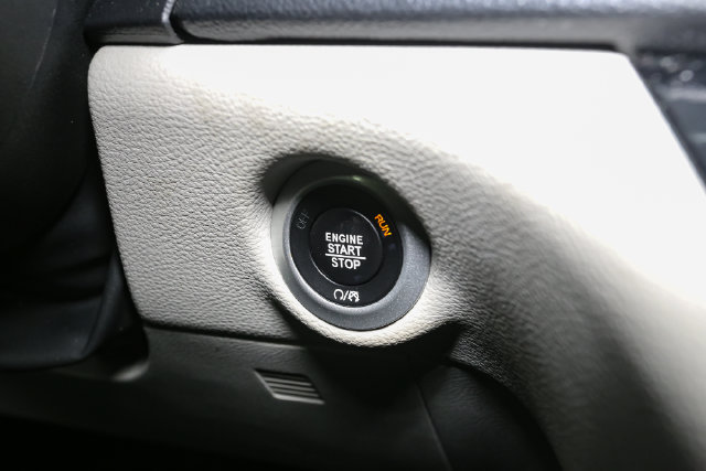 Used 2024 Chrysler Pacifica Limited FWD image 30