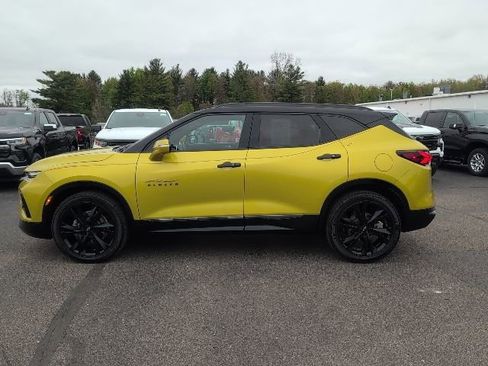 Used 2022 Chevrolet Blazer RS w/ Enhanced Convenience Package AWD/4WD image 3