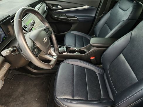 Used 2022 Chevrolet Bolt EUV LT w/ Convenience Package image 16