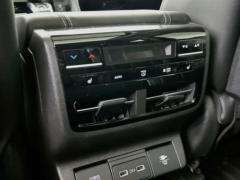 Used 2023 Acura MDX SH-AWD w/ Advance Package image 12