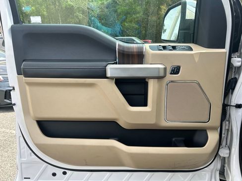 Used 2017 Ford F150 Lariat w/ Equipment Group 502A Luxury image 9