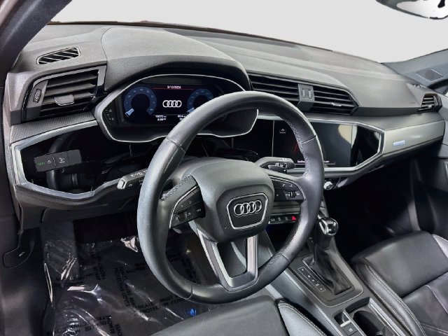 Used 2023 Audi Q3 2.0T Premium Plus w/ Premium Plus Package AWD/4WD image 10