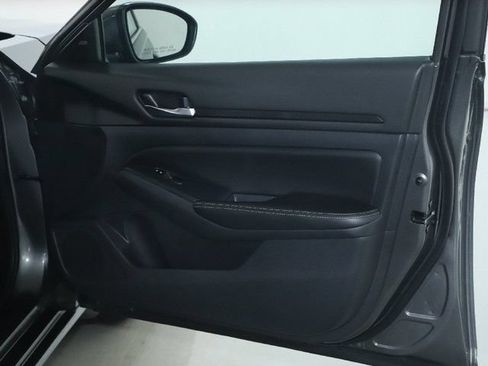 Used 2024 Nissan Altima 2.5 SV w/ SV Premium Package AWD/4WD image 34