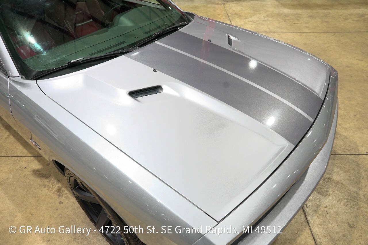 Used 2013 Dodge Challenger SRT8 w/ Harman Kardon Audio Group RWD image 18
