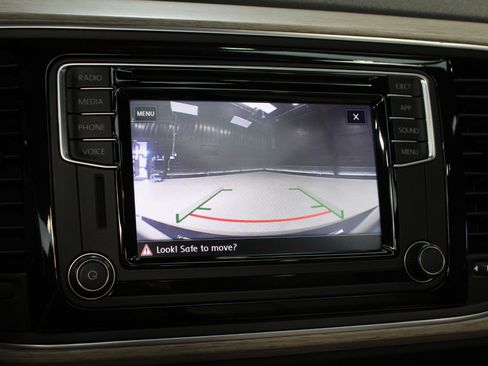 Used 2018 Volkswagen Beetle 2.0T S image 52