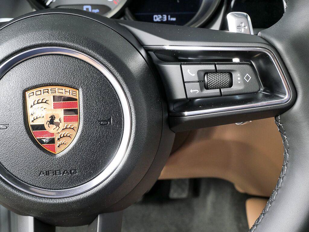 Certified 2026 Porsche Macan AWD/4WD image 11