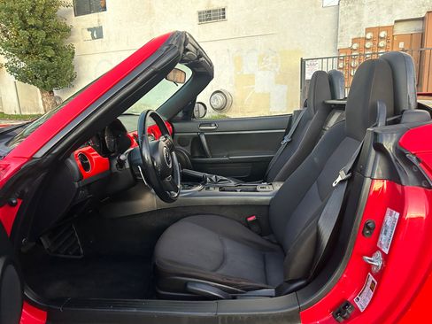 Used 2013 MAZDA MX-5 Miata Club image 9