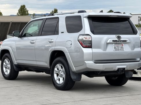 Used 2019 Toyota 4Runner SR5 AWD/4WD image 3
