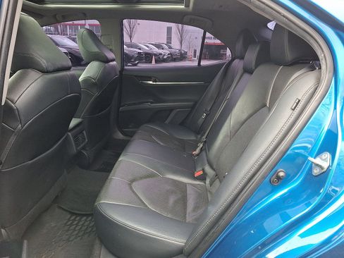 Used 2020 Toyota Camry XSE image 10