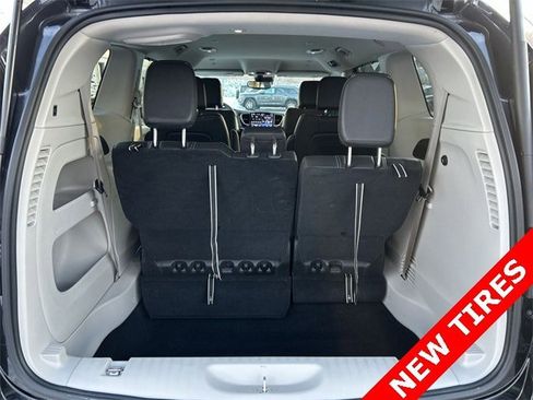 Certified 2022 Chrysler Pacifica Touring-L image 27