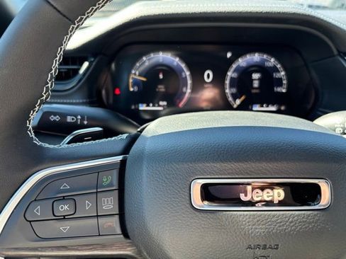 New 2026 Jeep Grand Cherokee Limited AWD/4WD image 25