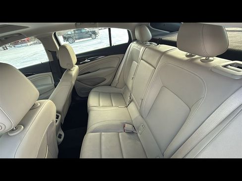 Used 2018 Buick Regal Essence w/ Driver Confidence Package #1 image 23
