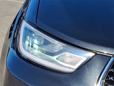 Used 2023 Chrysler Pacifica Limited image 9