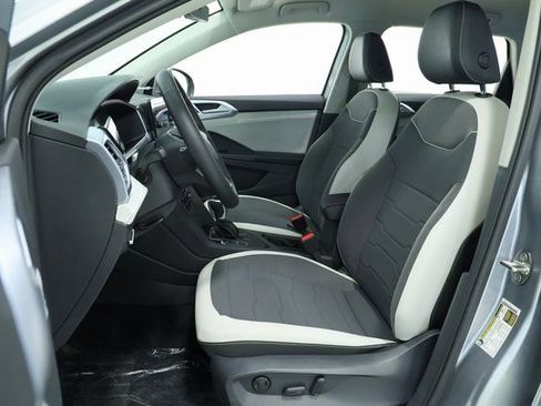 New 2025 Volkswagen Taos SE image 28