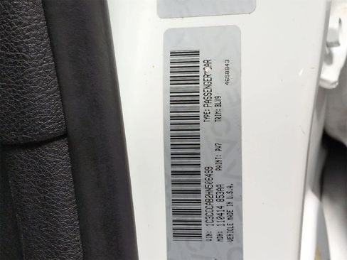 Certified 2017 Chrysler 200 Limited Platinum image 35