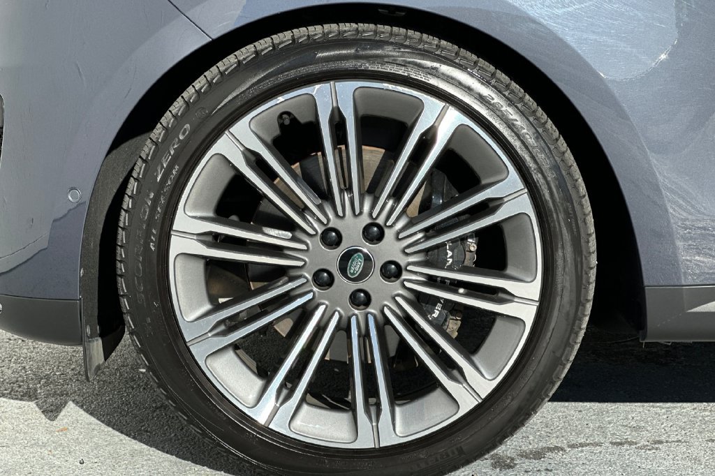 Used 2024 Land Rover Range Rover Sport SE AWD/4WD image 26